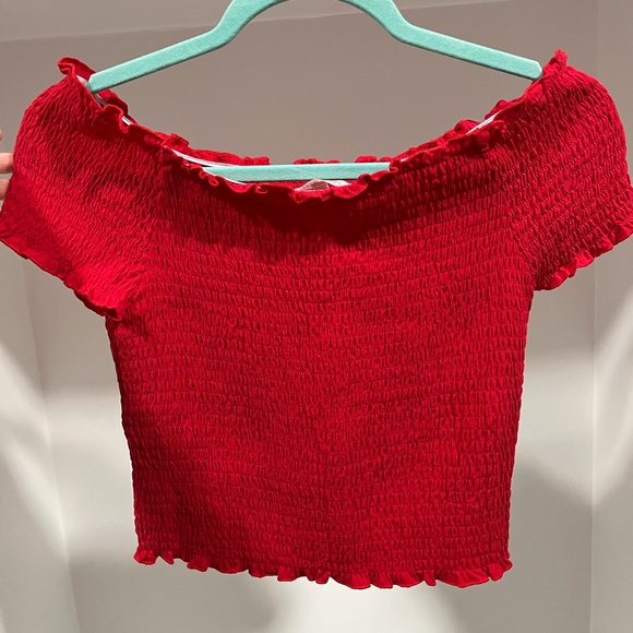 Ruched cold shoulder top - Picture 2 of 4